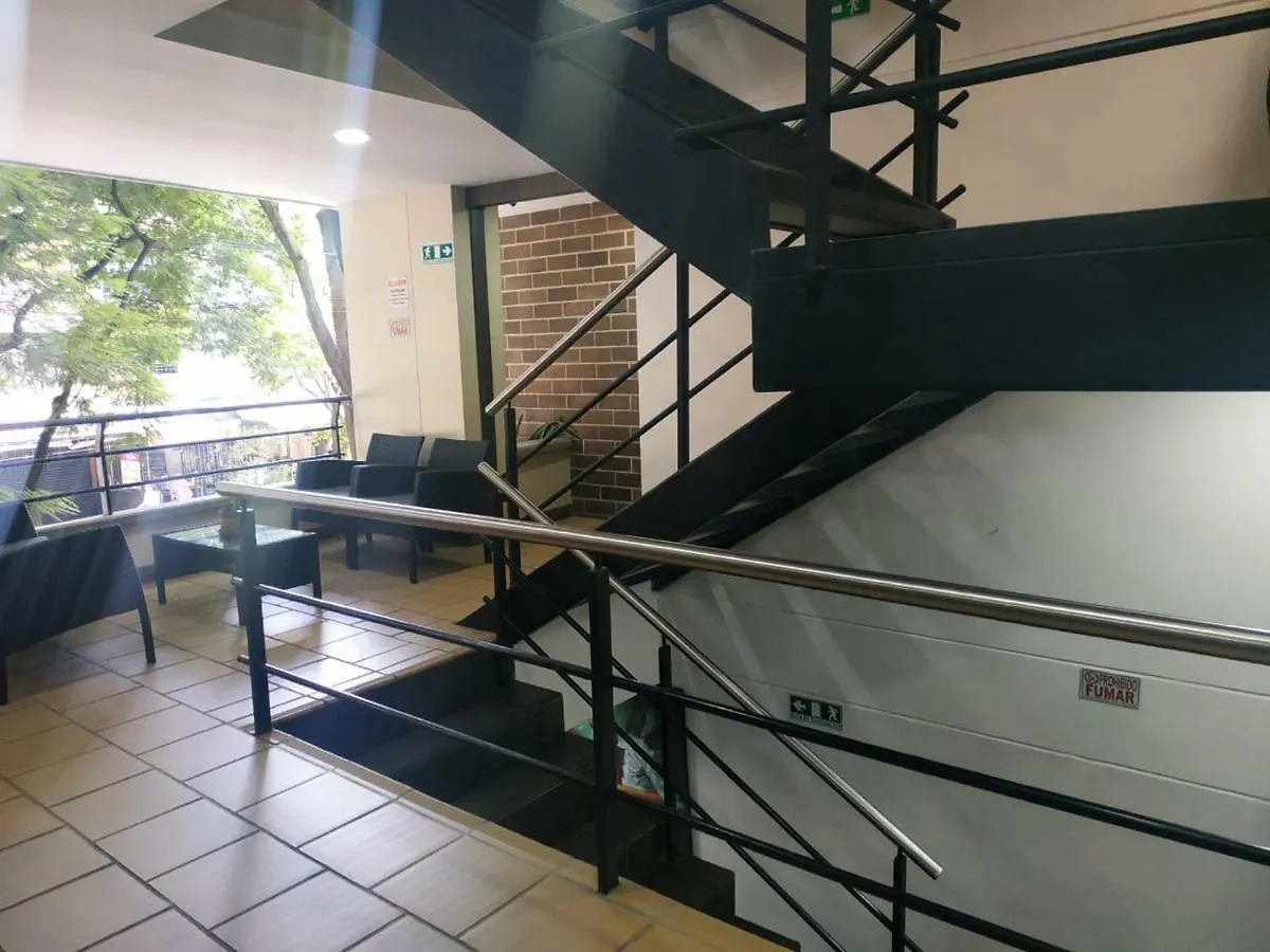 Aparta Hotel Montes La 70 Medellín