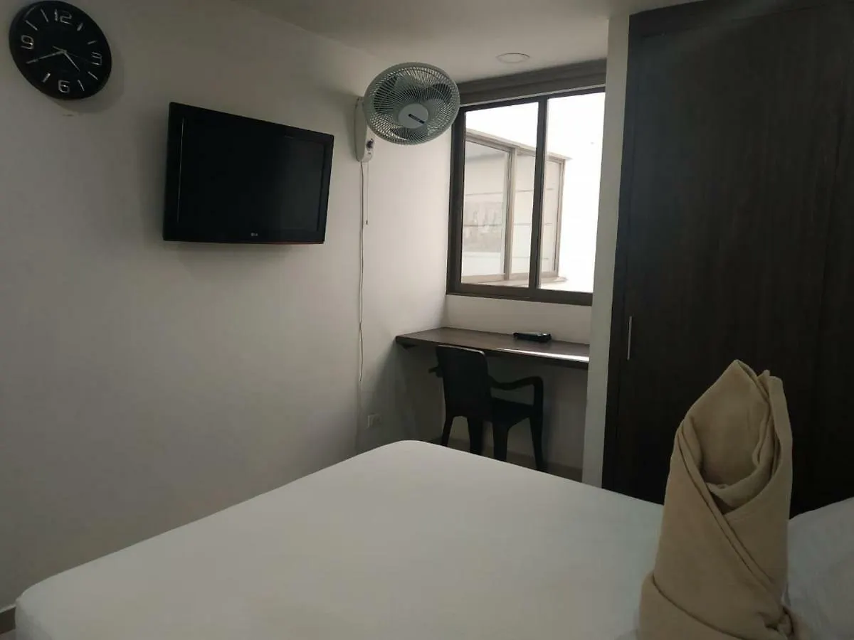 Aparta Hotel Montes La 70 Medellín 0*,