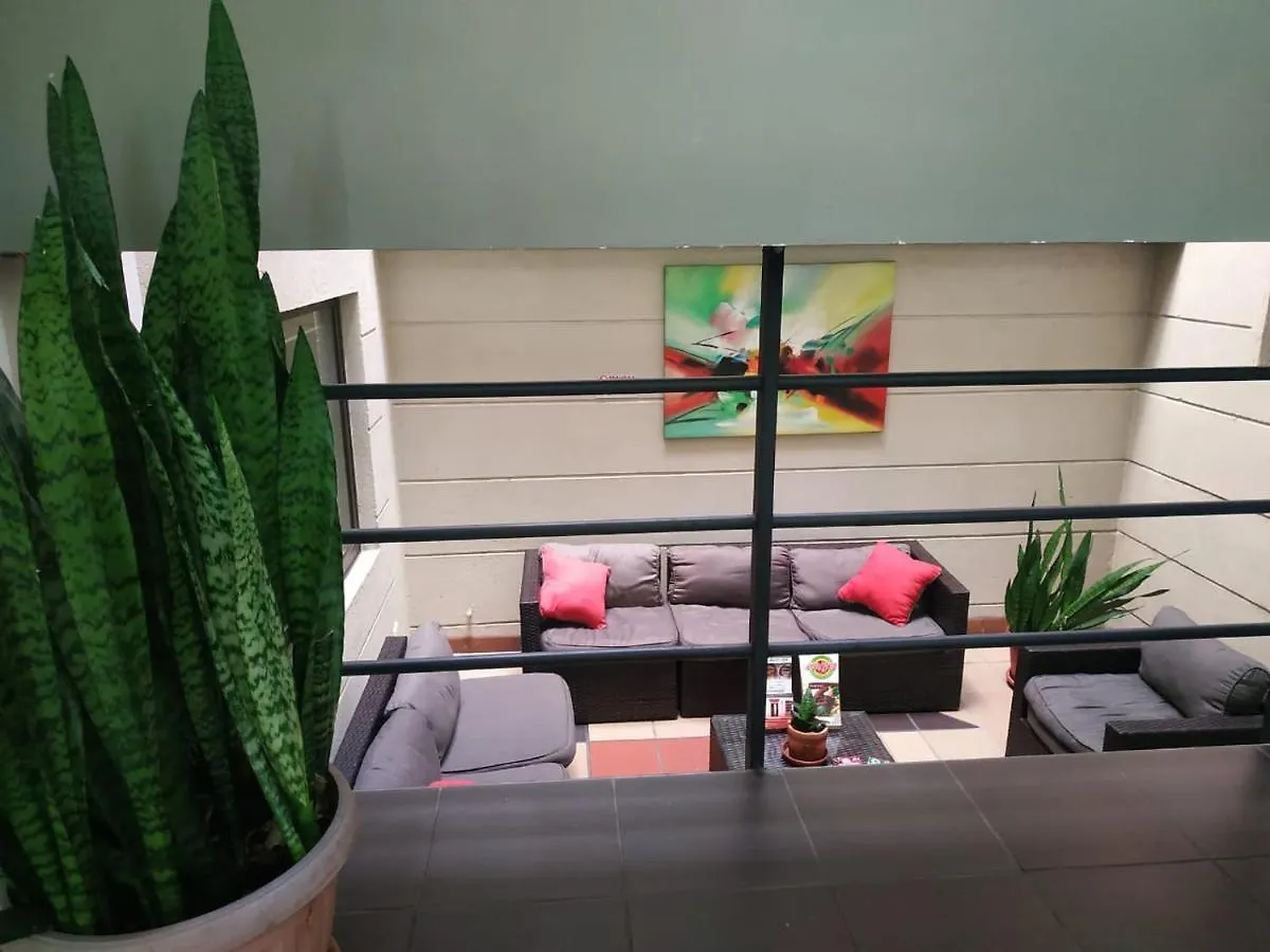 Aparta Hotel Montes La 70 Medellín